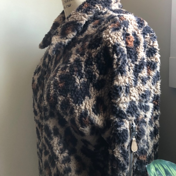 Final Clearance! Leopard Sherpa Jacket - Picture 5 of 8